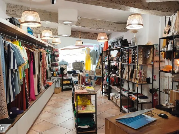 Fonds de commerce vêtements ,accessoires ,chaussures, décoration
