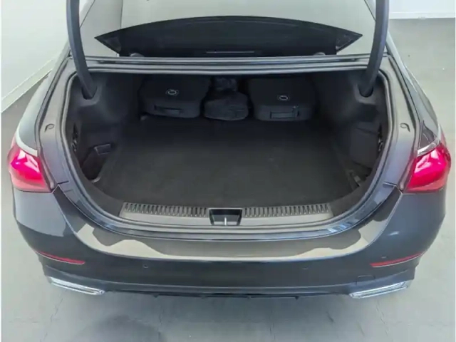 Mercedes Classe E berline 300 de hybrid eq amg line — photo 10