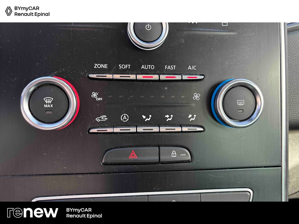 Renault Scenic TCe 140 FAP EDC — photo 21