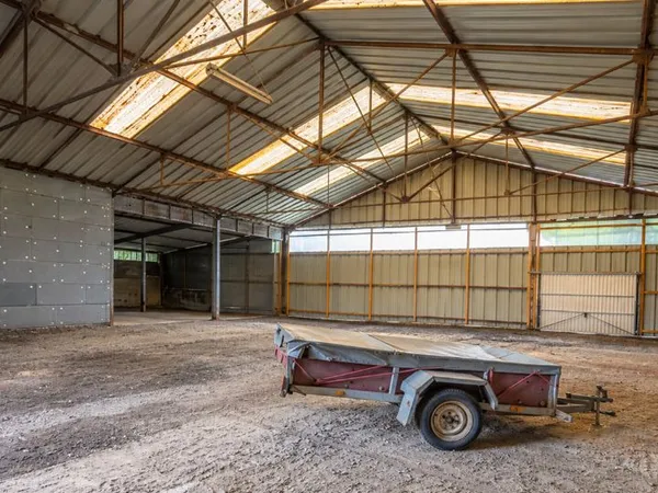 Loue bâtiment / hangar - stockage