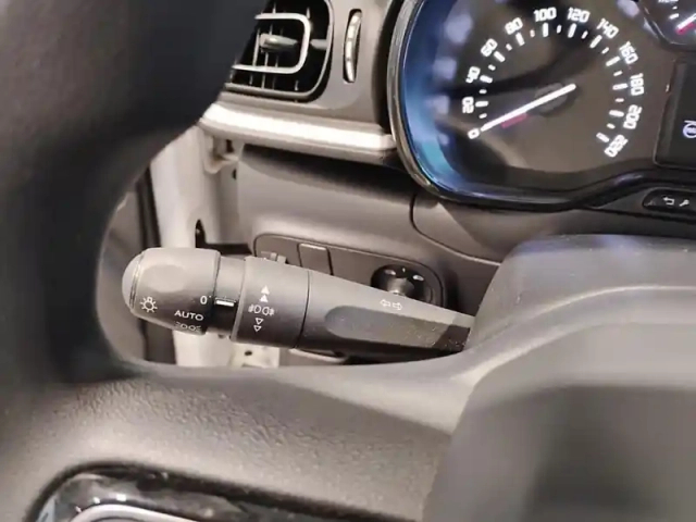 Citroën C3 puretech 83 s&amp;s bvm5 shine — photo 17
