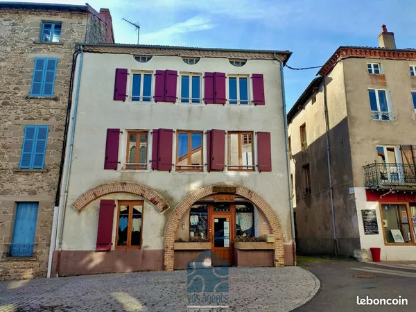 Maison 13 pièces 330 m²