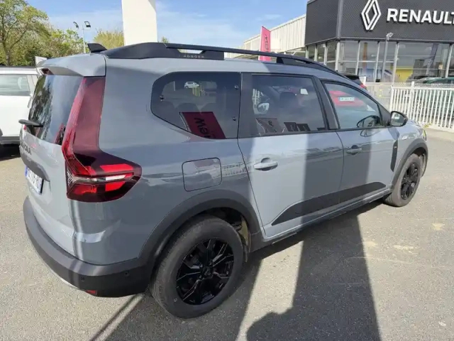 Dacia Jogger eco-g 100 7 places gsr2 — photo 3