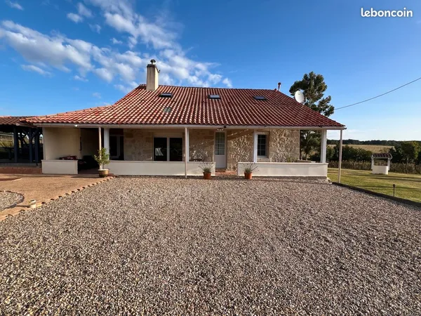 Maison en pierre avec terrain