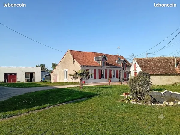 Maison de campagne - 3000m2 de terrain - Dépendances et Hangar
