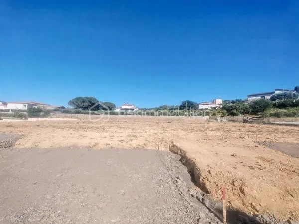 Terrain 673 m²