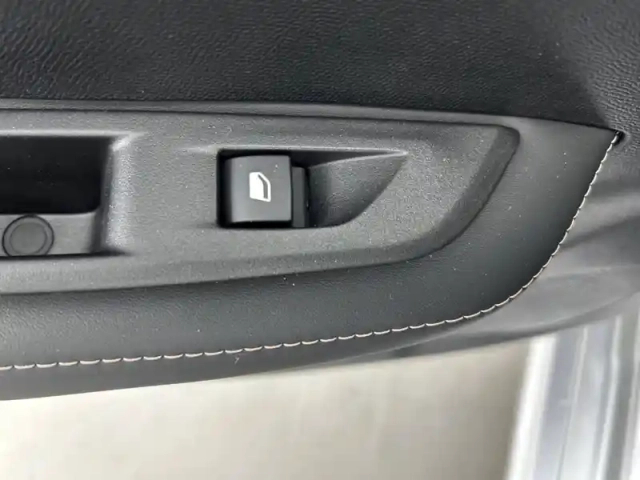 Peugeot 208 hybrid 110 e-dcs6 — photo 23