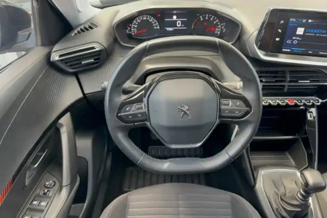 Peugeot 2008 puretech 100 s&amp;s bvm6 — photo 13