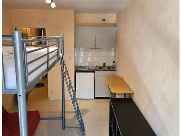 Studio dans le centre de Rennes face à un parc