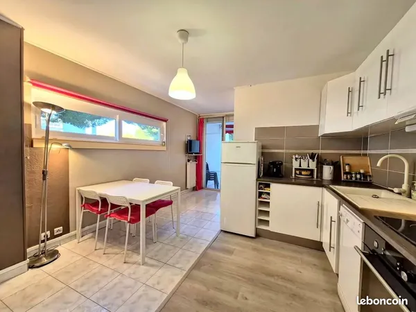 Appartement T2, terrasse, proche mer