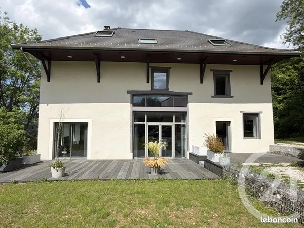 Maison 9 pièces 280 m²