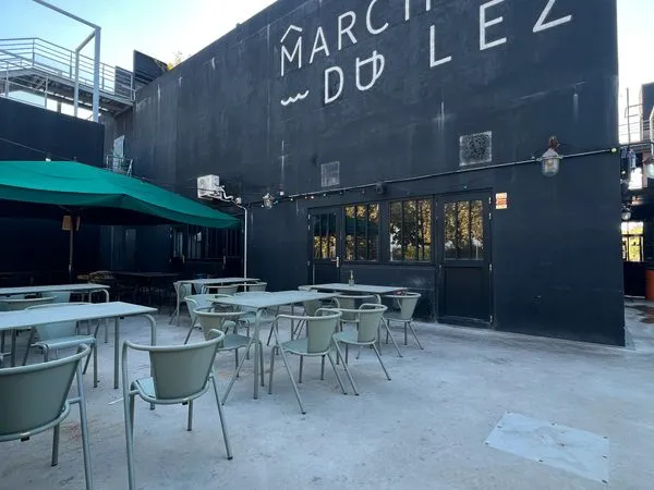 Stand restauration + kiosque + terrasse 78 m² - Halles du Lez