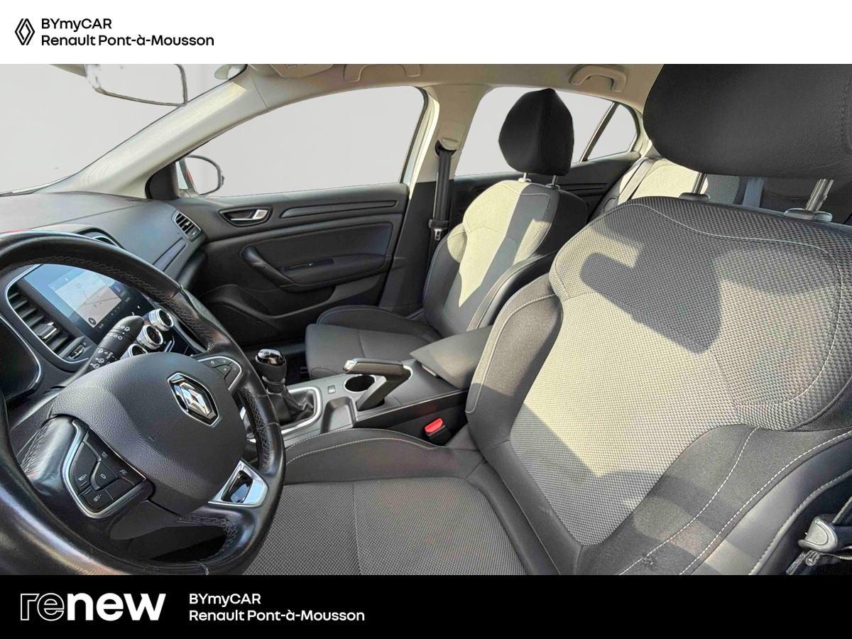 Renault Mégane IV Berline TCe 115 FAP — photo 11