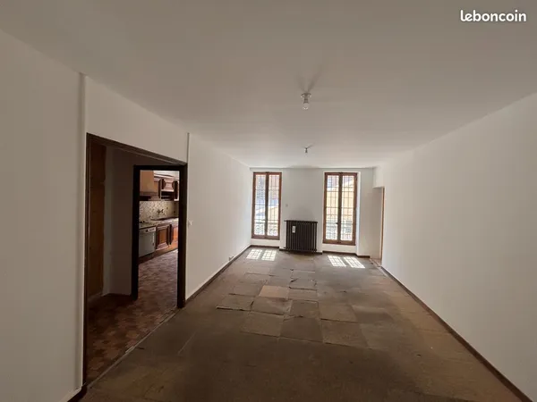 Appartement T3 à rénover Place Castellane
