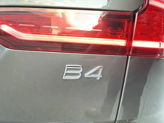 Volvo V60 b4 197 ch dct7 — photo 10