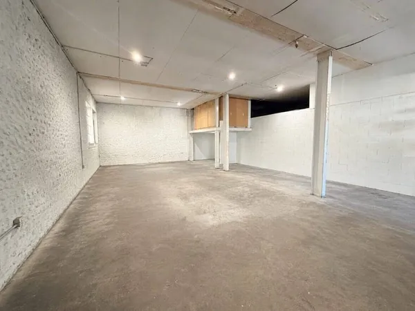 Local commercial 160 m²