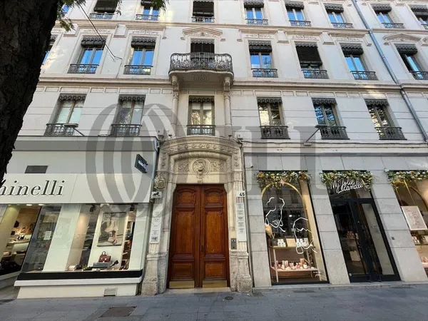 Bureau 278 m²
