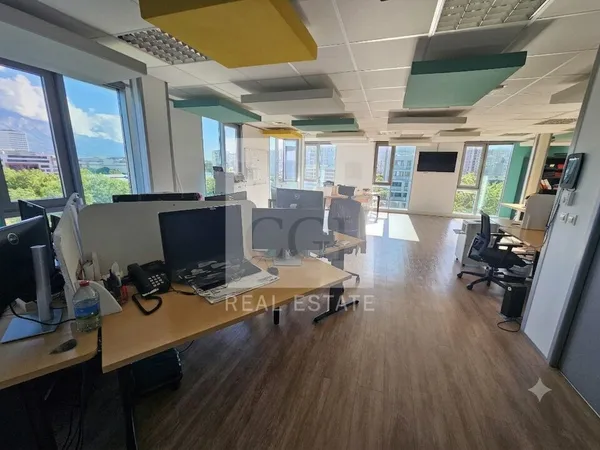 Local professionnel 168 m²