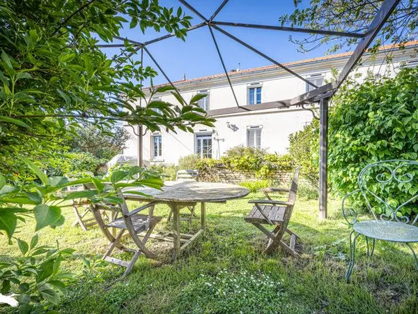 Maison 10 pièces 200 m²