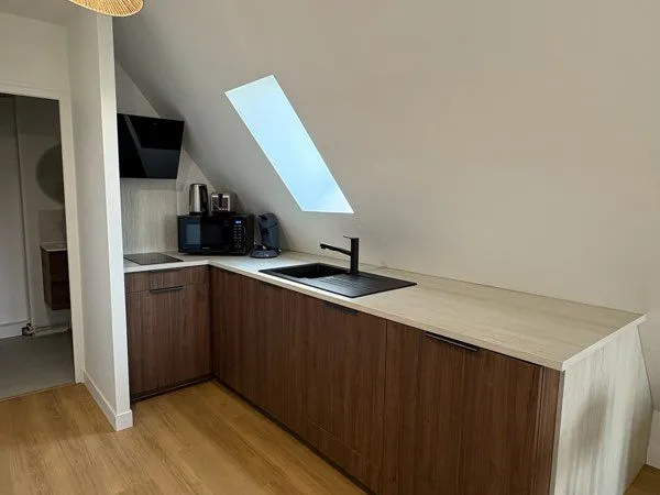 Loue T2 meublé de 35m2 avec climatisation, hyper centre de Brive-la-Gaillarde