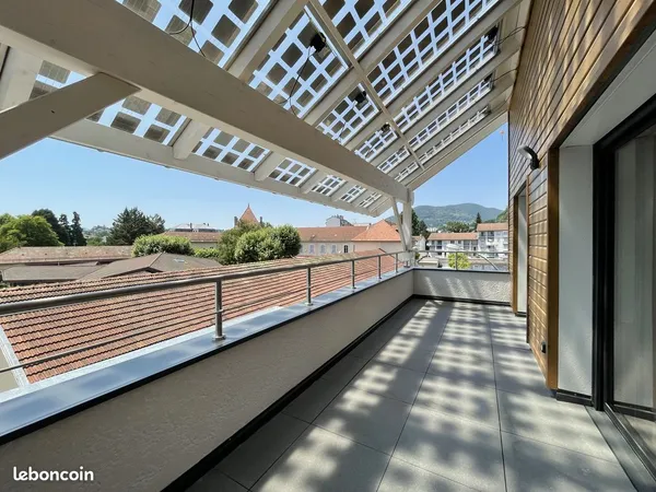 PETIT T4 70 m² duplex garage cuisine équipée