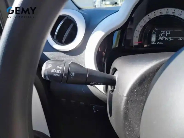 Renault Twingo iii e-tech — photo 17