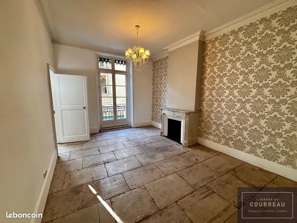 Bureau 6 pièces 88 m²