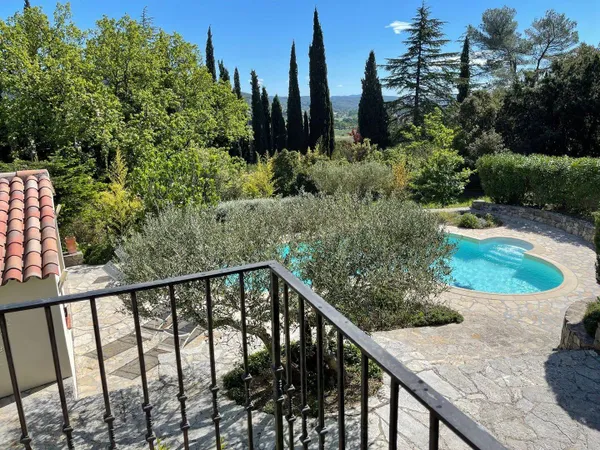 Maison 12 pièces 400 m²