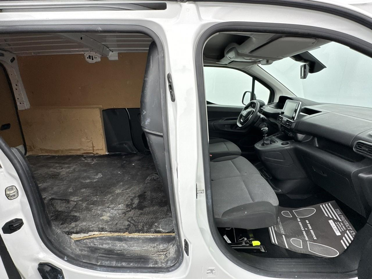 Peugeot Partner fourgon long 950 kg bluehdi 100 s&s bvm6 asphalt — photo 12
