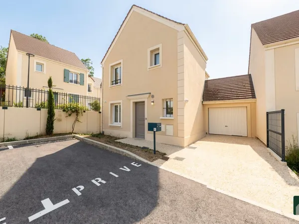 MAISON NEUVE 4 PIÈCES  PROCHE GARE À CHARTRES