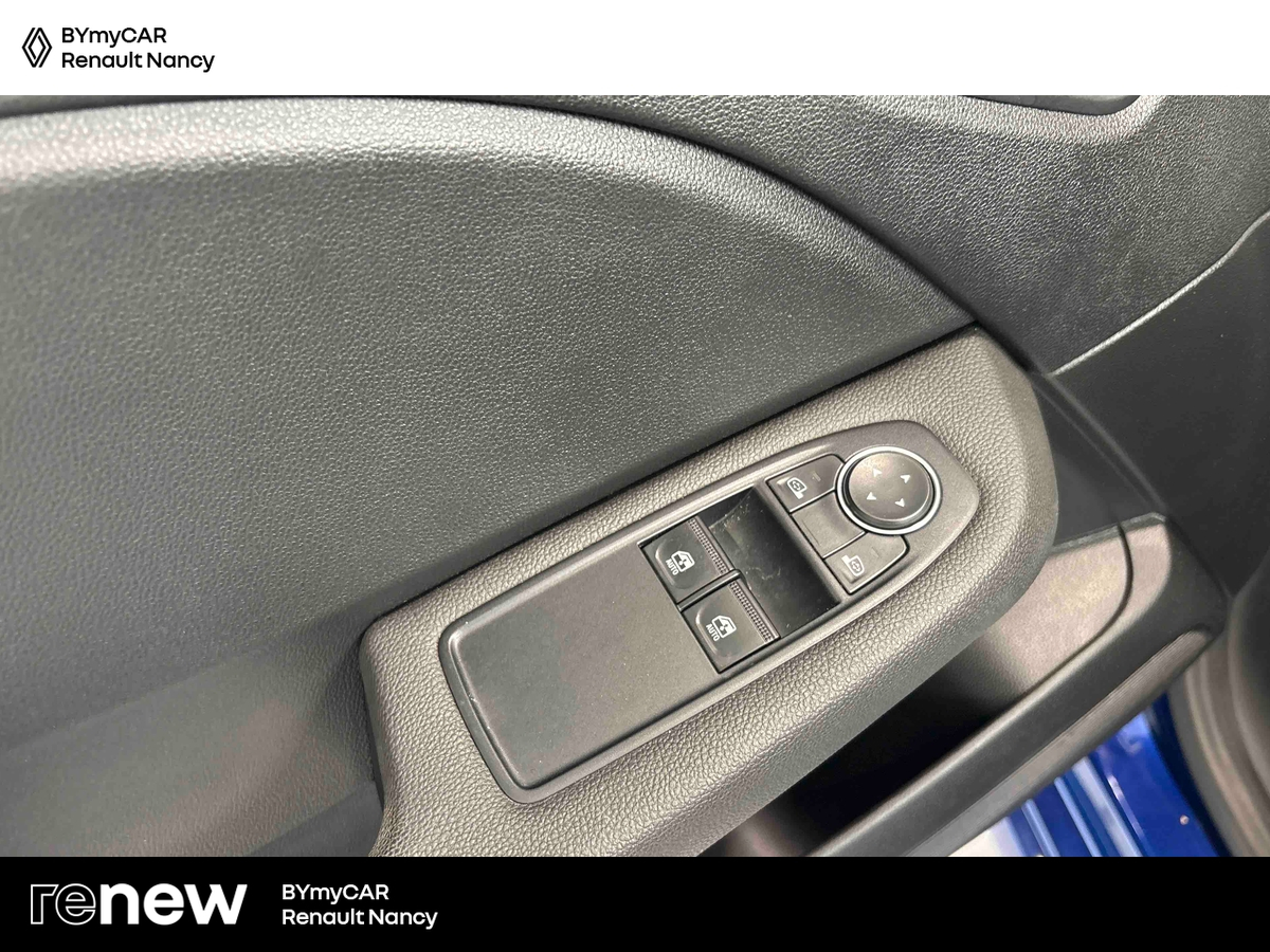 Renault Clio E-Tech 140 - 21N — photo 19