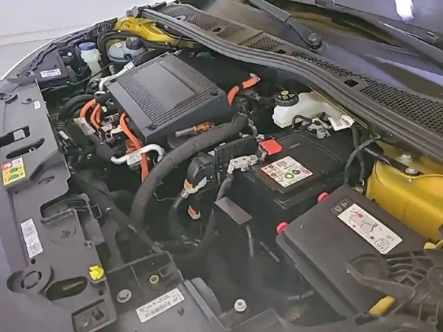 Peugeot 208 electrique 50 kwh 136ch — photo 35
