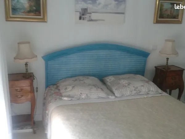 Chambre meublée
