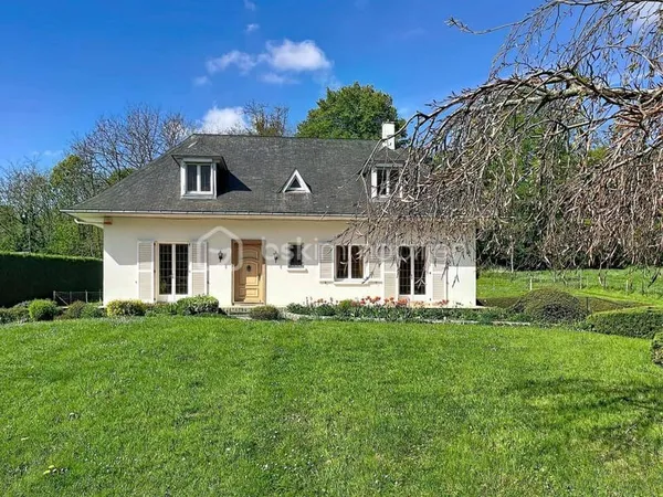 Pavillon 8 pièces 178 m²