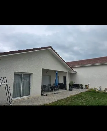 Villa avec local, Artisanale