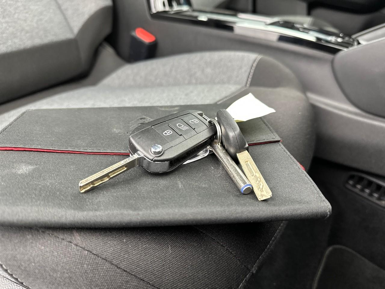 Citroën C4 e-c4 136 ch automatique live — photo 32