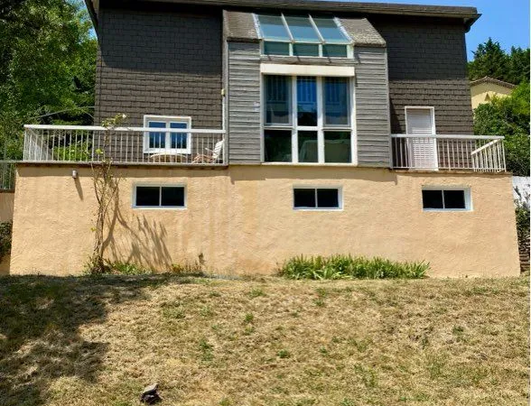 🏡 Grande maison 140 m² avec dépendances sur terrain constructible de 1181 m² - Privas (07000)