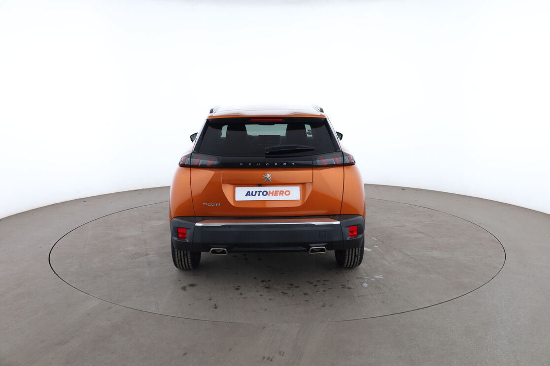Peugeot 2008 1.2 PureTech Roadtrip EAT8 — photo 4
