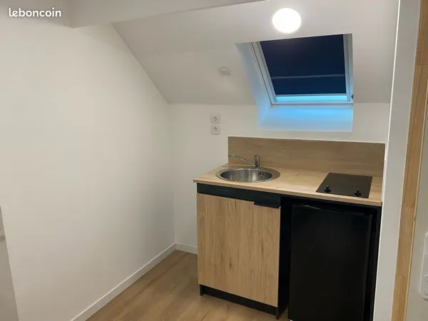 Loue studio meublé rénové hyper centre Dunkerque