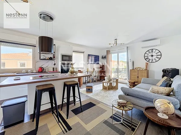 APPARTEMENT T2 ENTIÈREMENT MEUBLÉ AVEC TERRASSE ET PARKING PRIVATIF