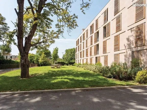 Studio 1 pièce 19 m²