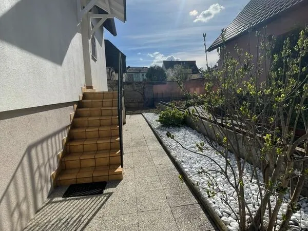 Maison 5 pièces - 120 m² - Jardin, terrasse et double garage - Quartier calme à COLMAR à vendre