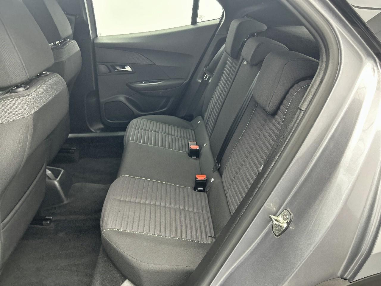 Peugeot 2008 hybrid 136 e-dcs6 active — photo 13