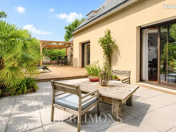 Propriété 7 pièces 178 m²