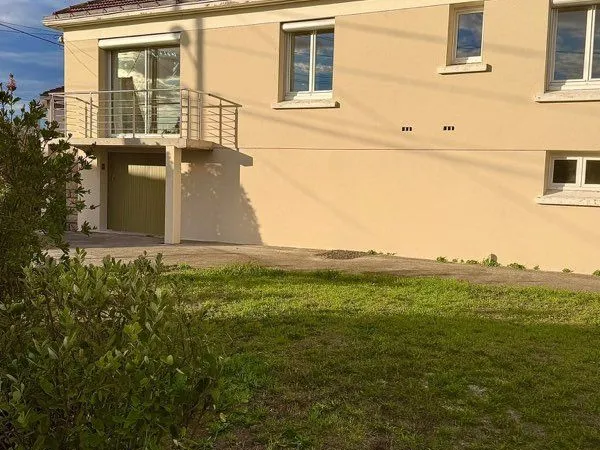 LOCATION MAISON MEUBLÉE DE 150 m2 - 4 chambres, jardin et grand garage