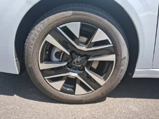 Peugeot 208 hybrid 110 ch e-dcs6 — photo 33
