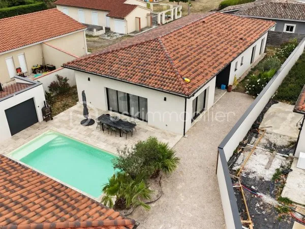Maison 6 pièces 223 m²