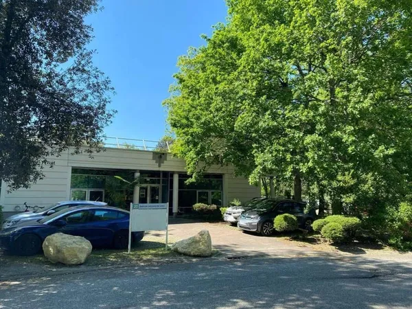 Bureaux 517 m²