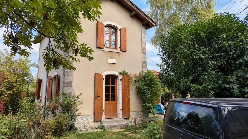 Photo 1