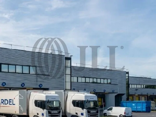 Local d'activité 13415 m²